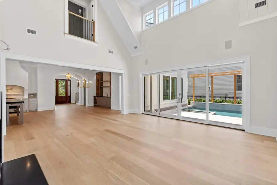 Spacious, unfurnished interior of a new home in , Charleston (Image 50).
