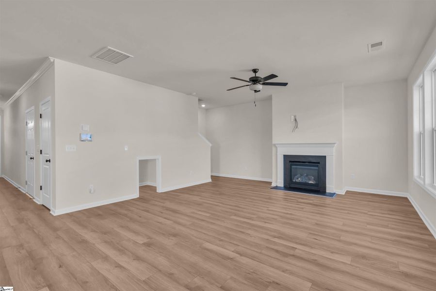 Spacious, unfurnished interior of a new home in Halton Oaks, Spartanburg (Image 16).