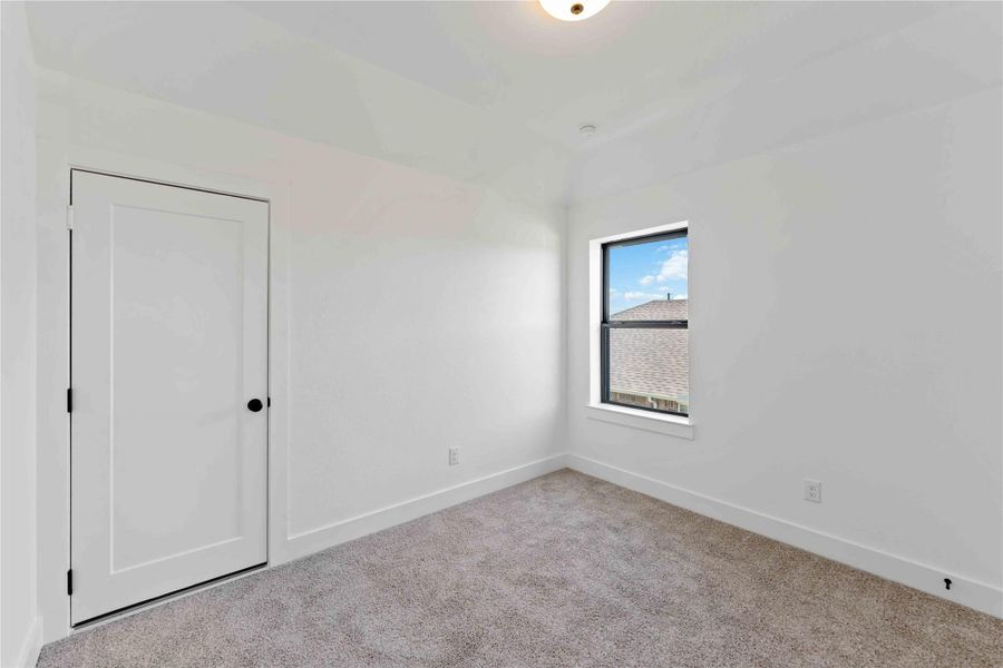 Spacious, unfurnished interior of a new home in Arabella on the Prairie, Richmond (Image 23).