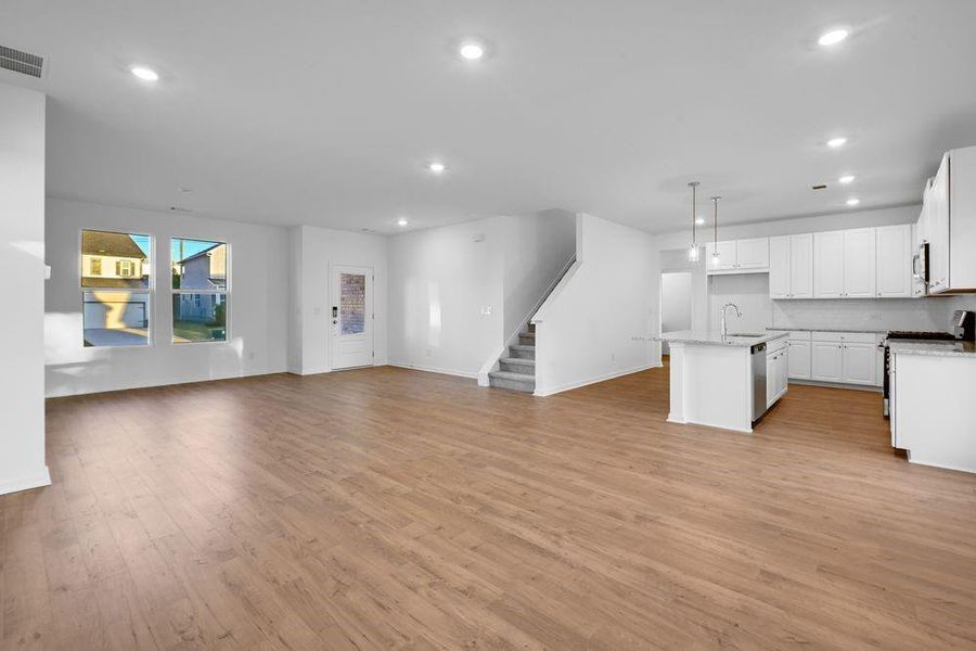 Spacious, unfurnished interior of a new home in Falls Creek, Flowery Branch (Image 13).