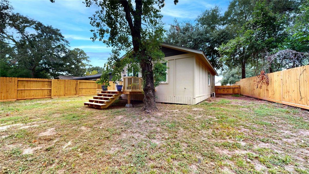 Spacious fully fenced yard