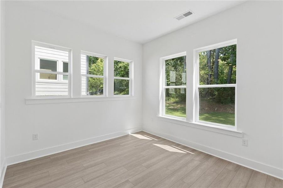 Spacious, unfurnished interior of a new home in Settingdown Farms, Cumming (Image 12).