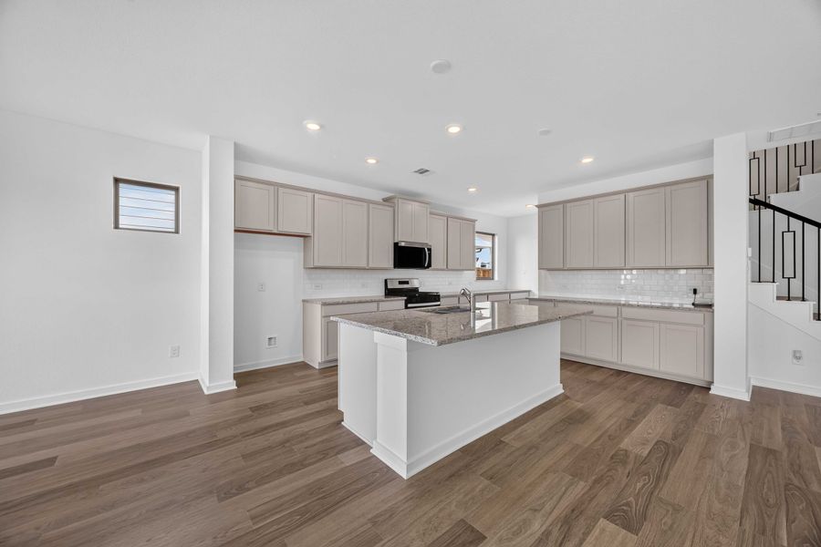 Furnished interior view inside a new home in La Segarra 40', Brookshire (Image 10).