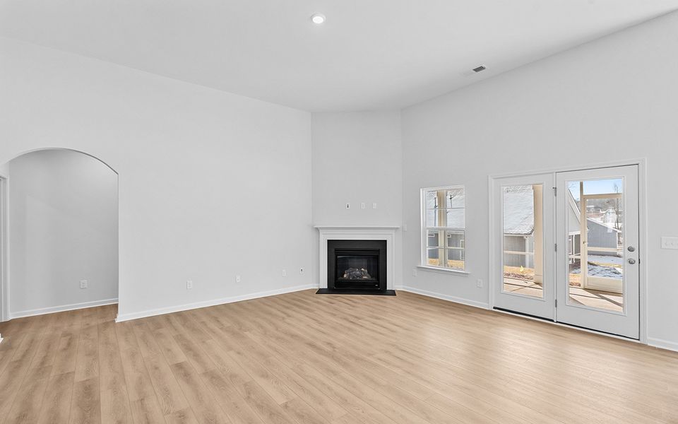 Spacious, unfurnished interior of a new home in Brayden, Advance (Image 13).