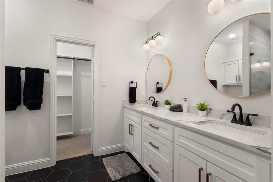 Furnished interior view inside a new home in , Dallas (Image 10).