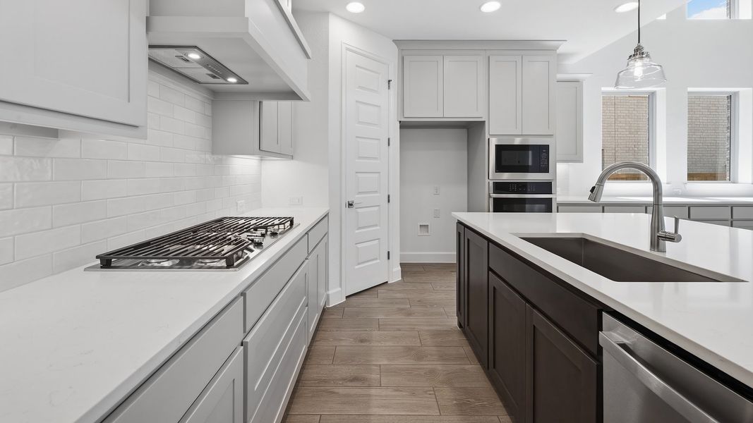Furnished interior view inside a new home in Eliana, McKinney (Image 12).