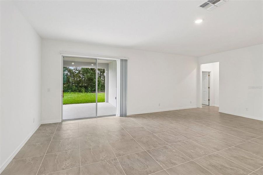 Spacious, unfurnished interior of a new home in Trinity Gardens, Deland (Image 23). Spacious, unfurnished interior of a new home in Trinity Gardens, Deland (Image 23).