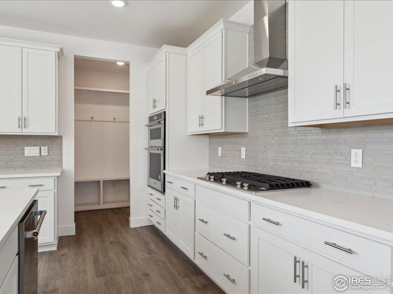 Furnished interior view inside a new home in Vantage, Berthoud (Image 7).