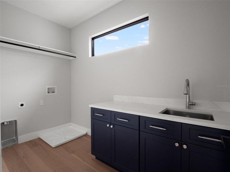 Furnished interior view inside a new home in , Orlando (Image 6).