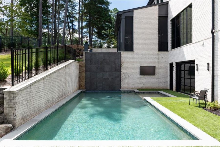 Exterior details and patio area of a home in , Acworth (Image 4).
