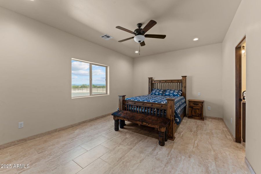 8-web-or-mls-DSC01872 8-web-or-mls-DSC01872