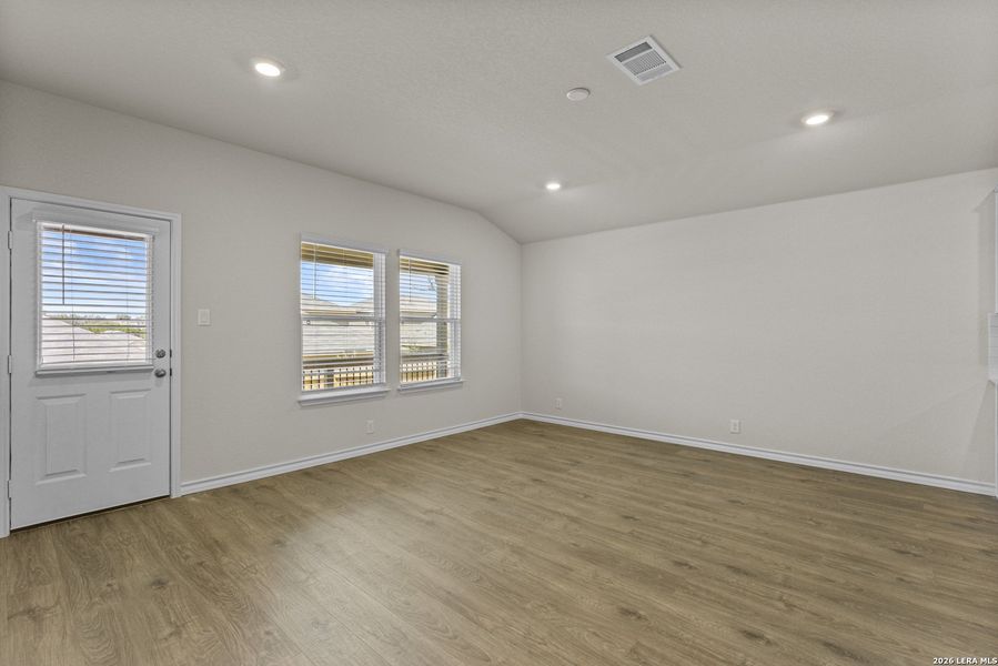 Spacious, unfurnished interior of a new home in Brookstone Creek, San Antonio (Image 23).
