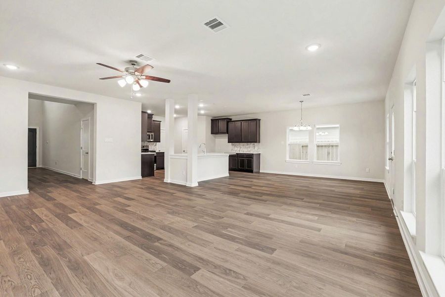 Spacious, unfurnished interior of a new home in Canyon Creek, Conroe (Image 16). Spacious, unfurnished interior of a new home in Canyon Creek, Conroe (Image 16).
