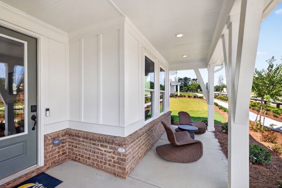 Representative exterior details of a home built from the Oakhurst by Pulte Homes in Everhour, Newnan (Image 31).