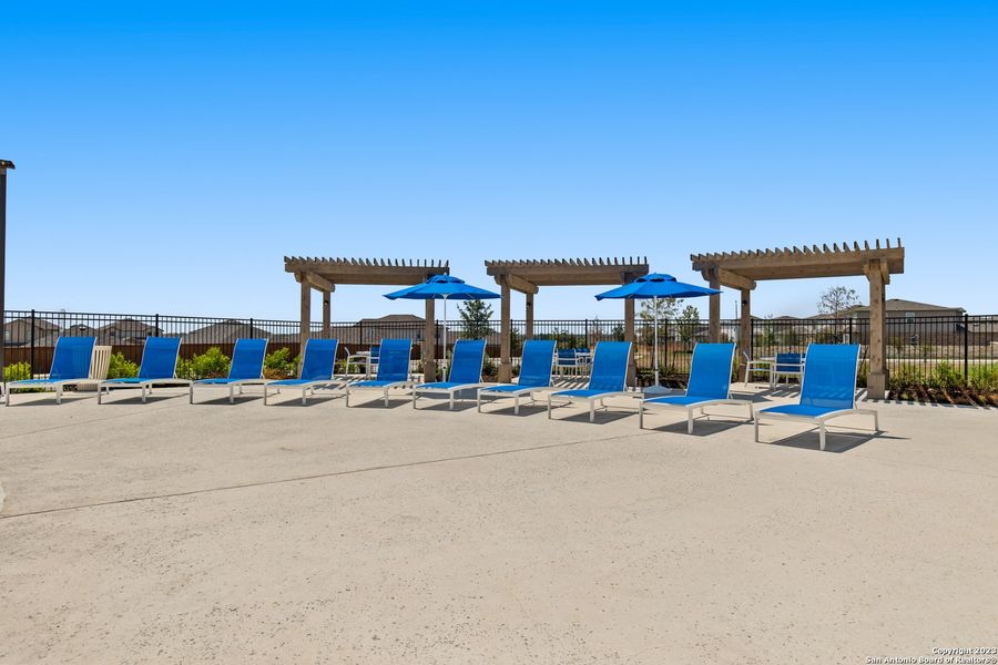 Community amenities in Cinco Lakes, San Antonio (Image 27).