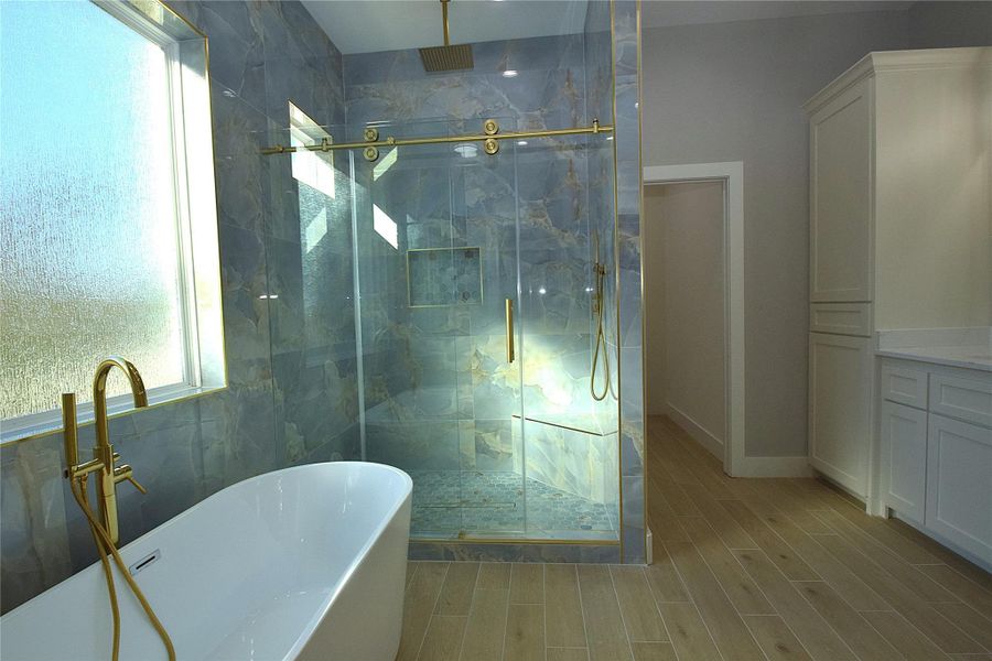 Furnished interior view inside a new home in , Huntsville (Image 7).