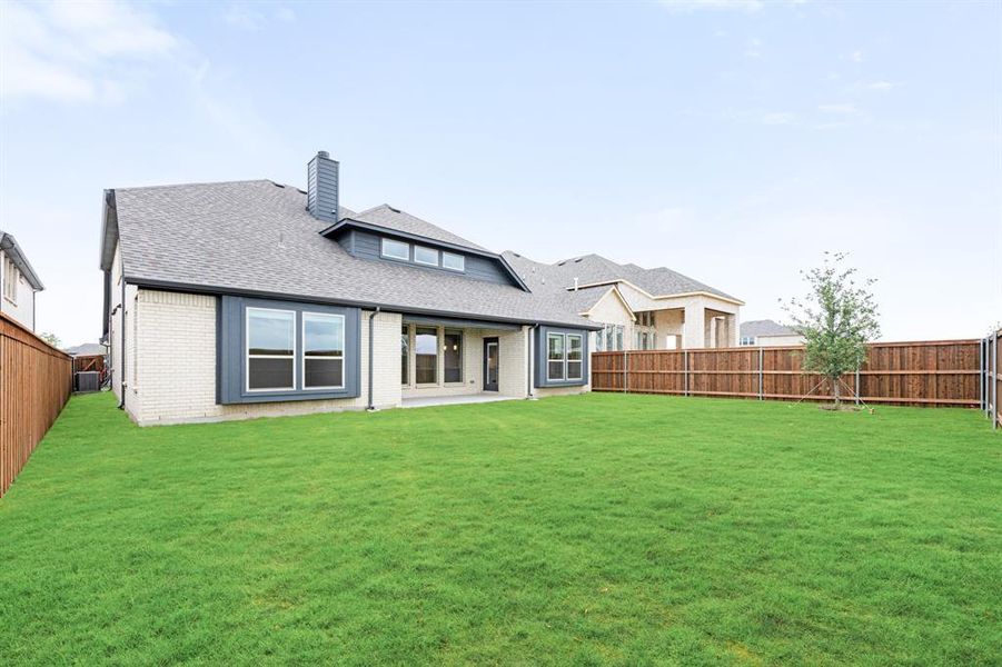 Exterior details and patio area of a home in Meraki, Forney (Image 24).