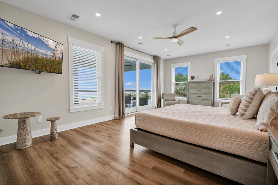 Furnished interior view inside a new home in , Edisto Island (Image 18).