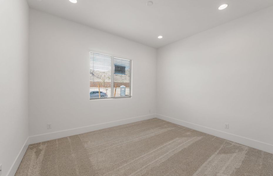 Spacious, unfurnished interior of a new home in Upper Canyon, Phoenix (Image 19).