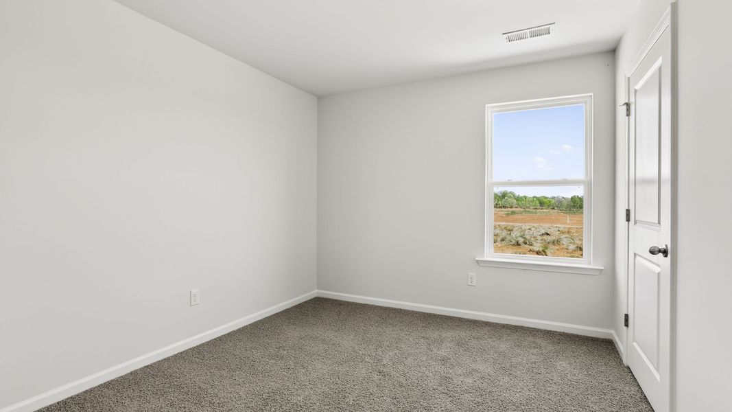 Spacious, unfurnished interior of a new home in Hunters Ridge, Woodruff (Image 26).