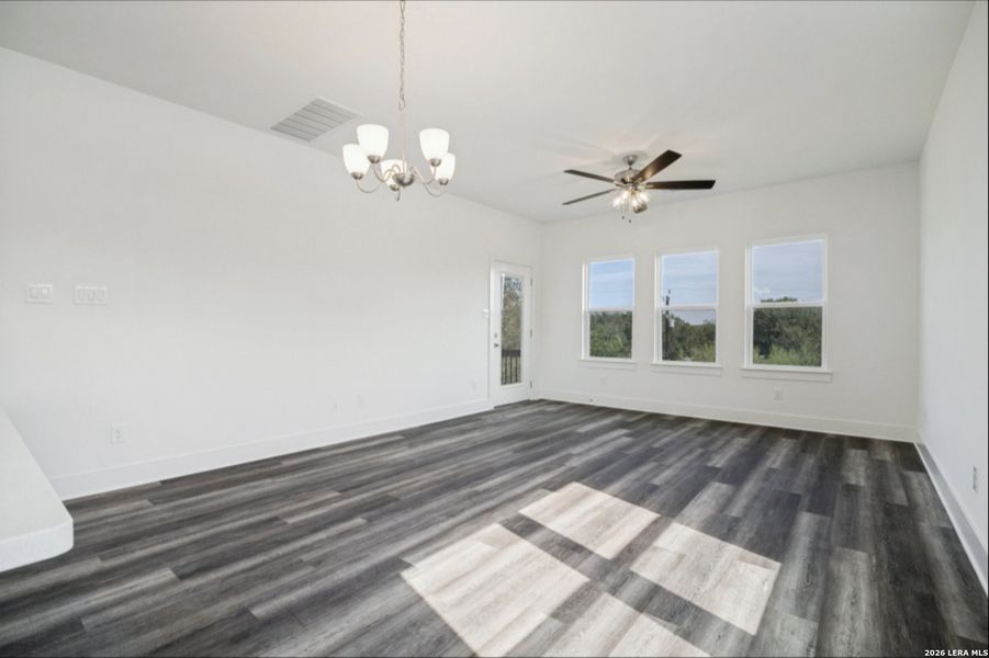 Spacious, unfurnished interior of a new home in , San Antonio (Image 17).
