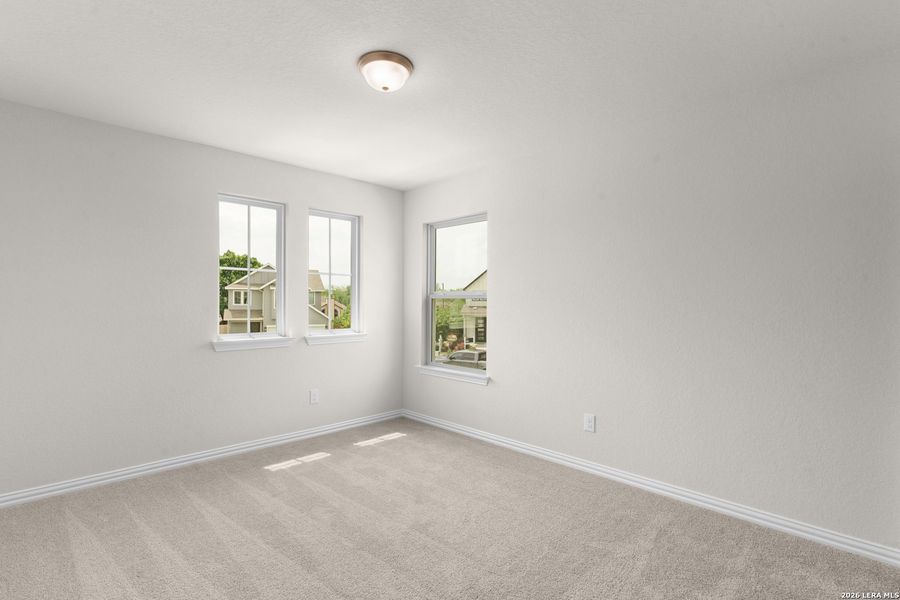 Spacious, unfurnished interior of a new home in Casinas at Gruene, New Braunfels (Image 10).