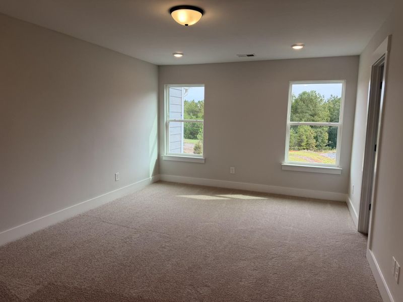 Spacious, unfurnished interior of a new home in Blythe Mill Townhomes, Waxhaw (Image 19).