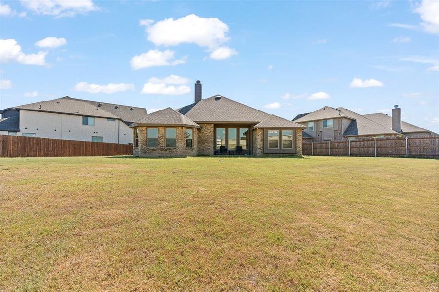Exterior details and patio area of a home in , Waxahachie (Image 24).