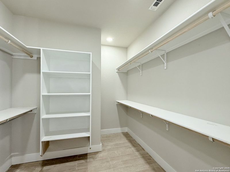 Furnished interior view inside a new home in , La Vernia (Image 5). Furnished interior view inside a new home in , La Vernia (Image 5).