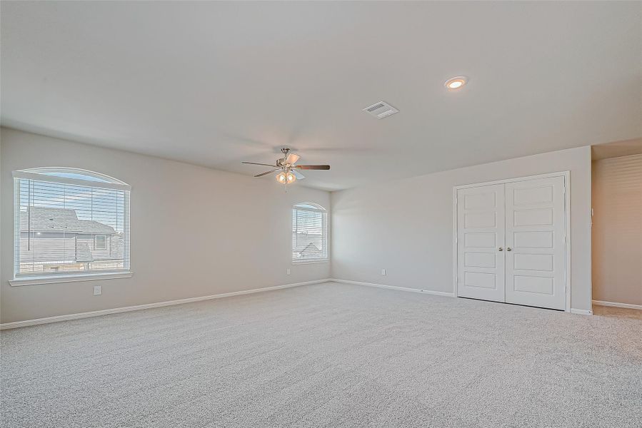 Spacious, unfurnished interior of a new home in Mill Creek Trails, Magnolia (Image 34).