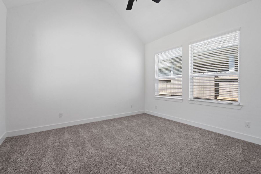 Spacious, unfurnished interior of a new home in Riceland, Mont Belvieu (Image 31).