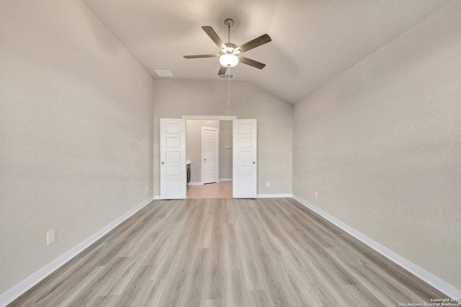 Spacious, unfurnished interior of a new home in Winding Brook, San Antonio (Image 26). Spacious, unfurnished interior of a new home in Winding Brook, San Antonio (Image 26).