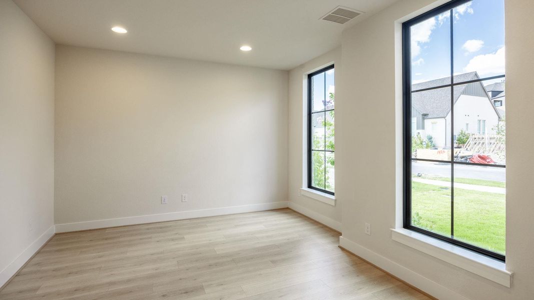 Spacious, unfurnished interior of a new home in Palmera Ridge, Leander (Image 7). Spacious, unfurnished interior of a new home in Palmera Ridge, Leander (Image 7).