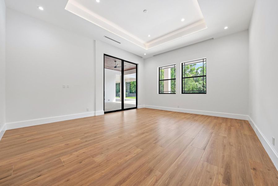 Spacious, unfurnished interior of a new home in , West Palm Beach (Image 25).