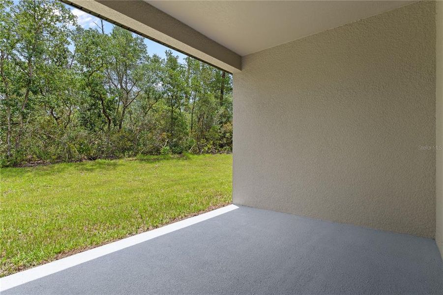Exterior details and patio area of a home in , Dunnellon (Image 28).