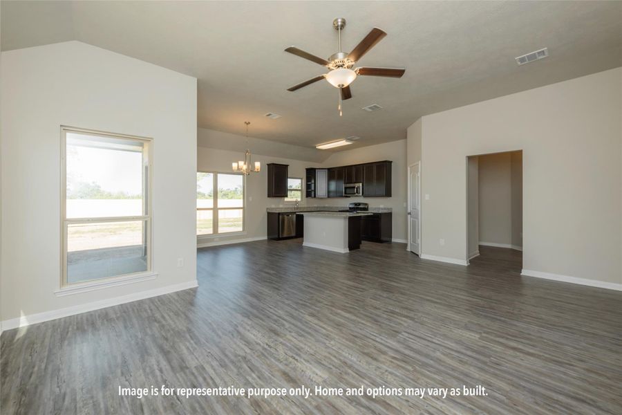 Spacious, unfurnished interior of a new home in Sterling Ridge, Huntsville (Image 11).