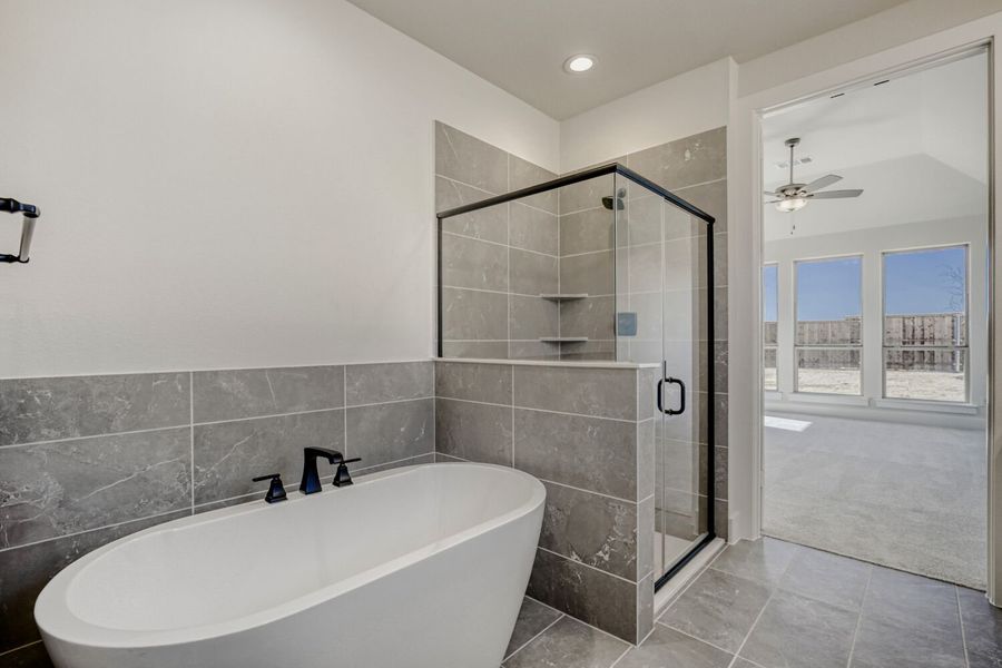 2233 Prickly Cactus - Primary Bathroom