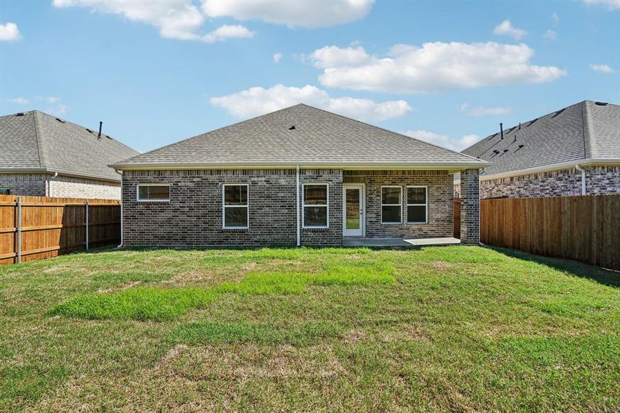 Exterior details and patio area of a home in Lone Oak, Alvarado (Image 23). Exterior details and patio area of a home in Lone Oak, Alvarado (Image 23).
