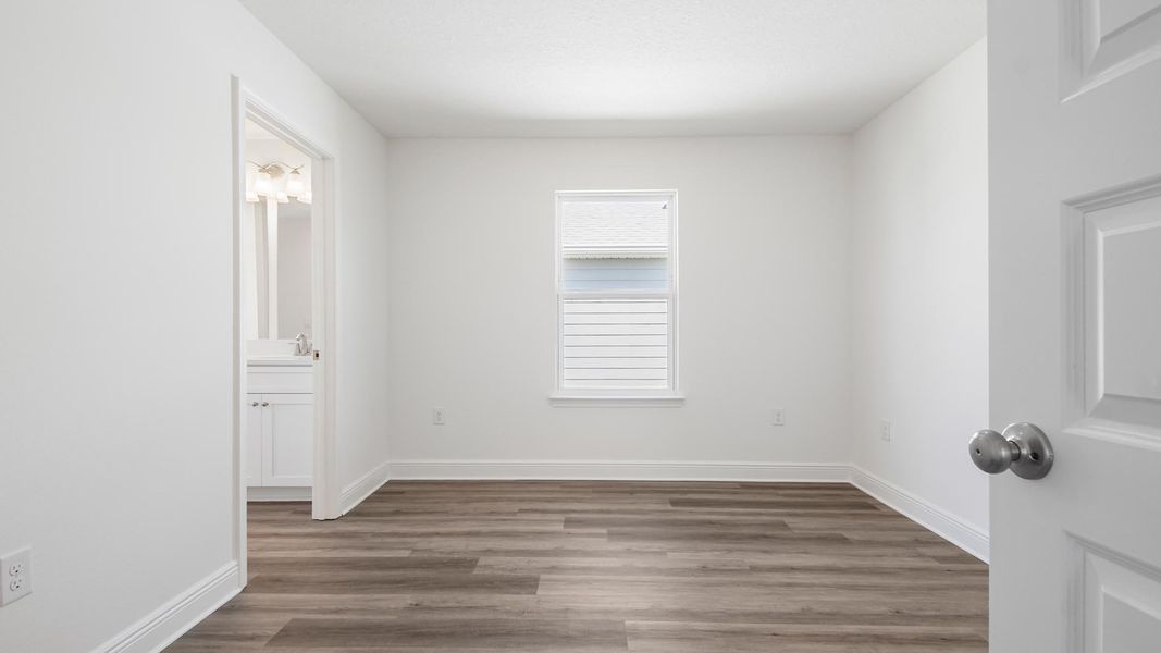 Spacious, unfurnished interior of a new home in Sanctuary Beach, Panama City Beach (Image 28).