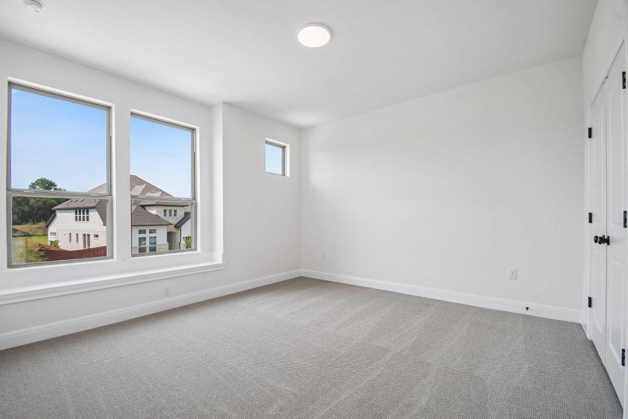 Spacious, unfurnished interior of a new home in Sauls Ranch, Round Rock (Image 36).