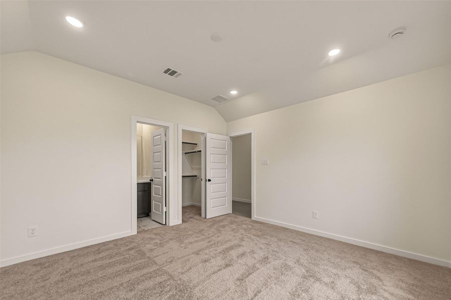 Spacious, unfurnished interior of a new home in Foxtail Palms, Manvel (Image 37). Spacious, unfurnished interior of a new home in Foxtail Palms, Manvel (Image 37).