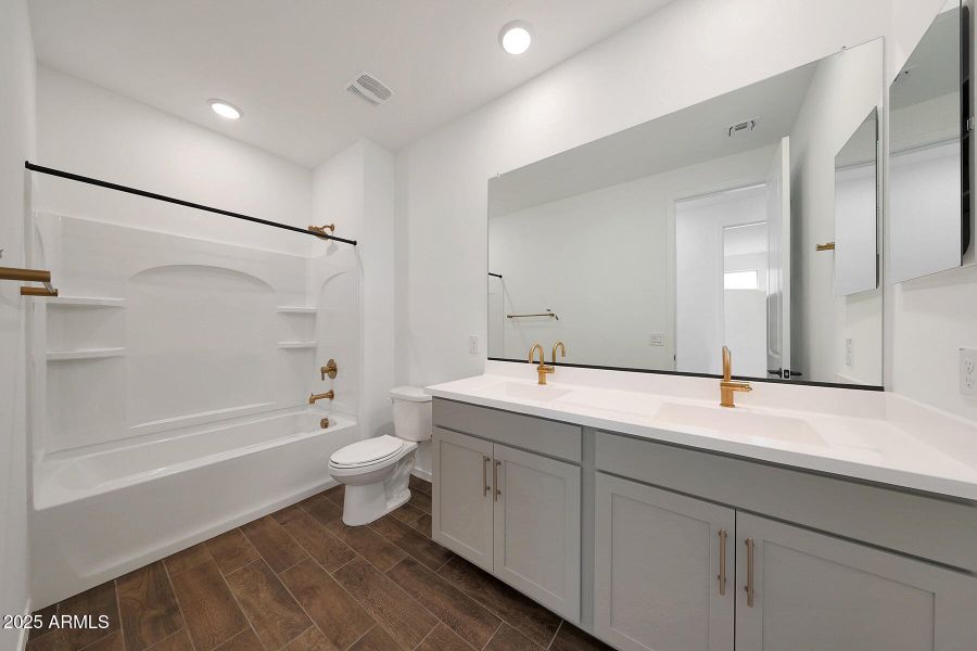 PHX_Pinnacle_Lot 2084_Lagoon_4153_bath2 PHX_Pinnacle_Lot 2084_Lagoon_4153_bath2