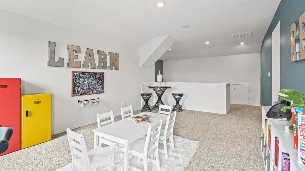 Furnished interior view inside a new home in Lake Conroe Cove, Willis (Image 39).