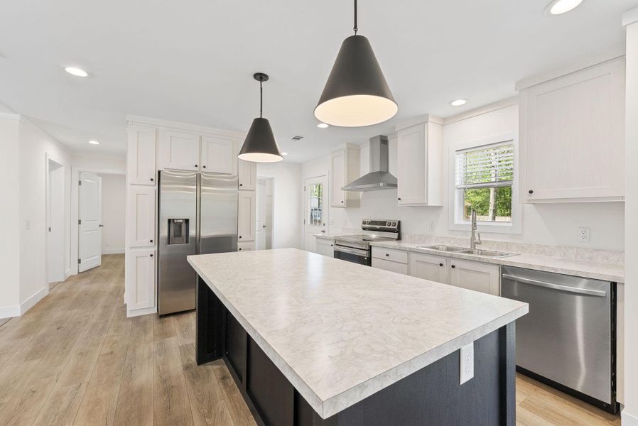 Furnished interior view inside a new home in , Ravenel (Image 5).