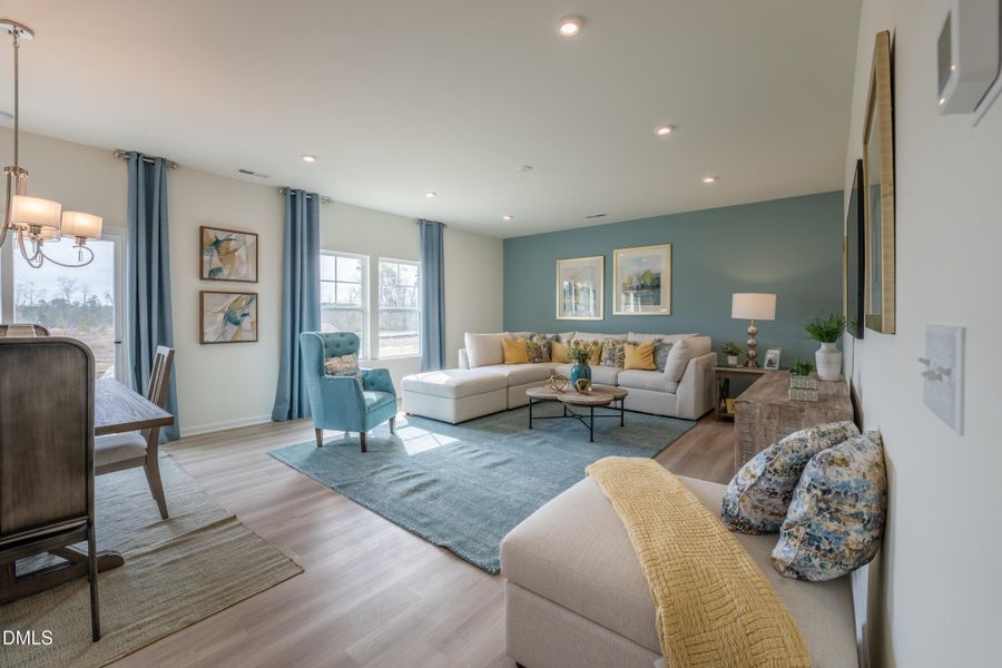 009_King_Family Room 009_King_Family Room