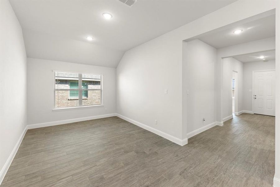 14. 103 Whistling Duck - Dining (2)