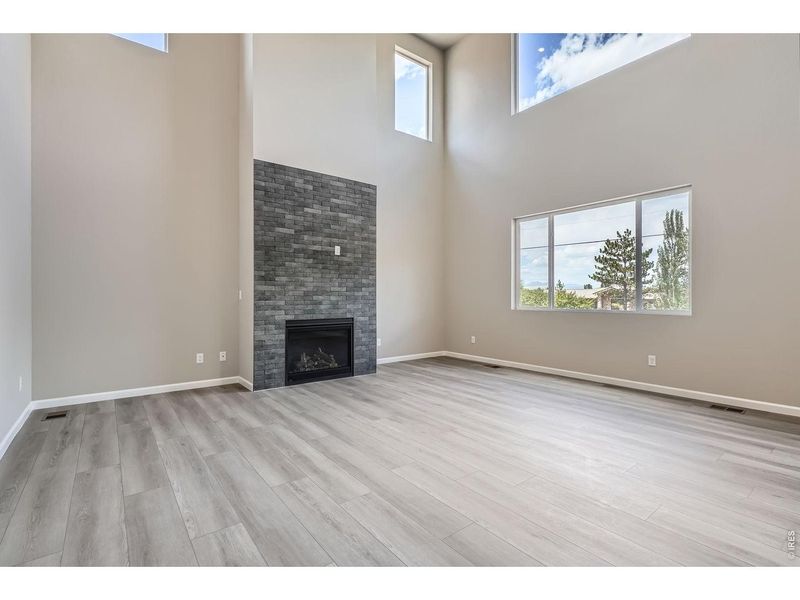 Spacious, unfurnished interior of a new home in Farmstead, Berthoud (Image 33).