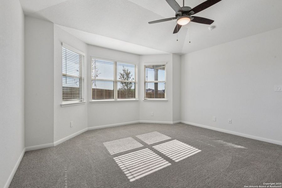 Spacious, unfurnished interior of a new home in Royal Crest, San Antonio (Image 17). Spacious, unfurnished interior of a new home in Royal Crest, San Antonio (Image 17).