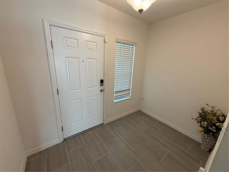 Spacious, unfurnished interior of a new home in , Davenport (Image 25).