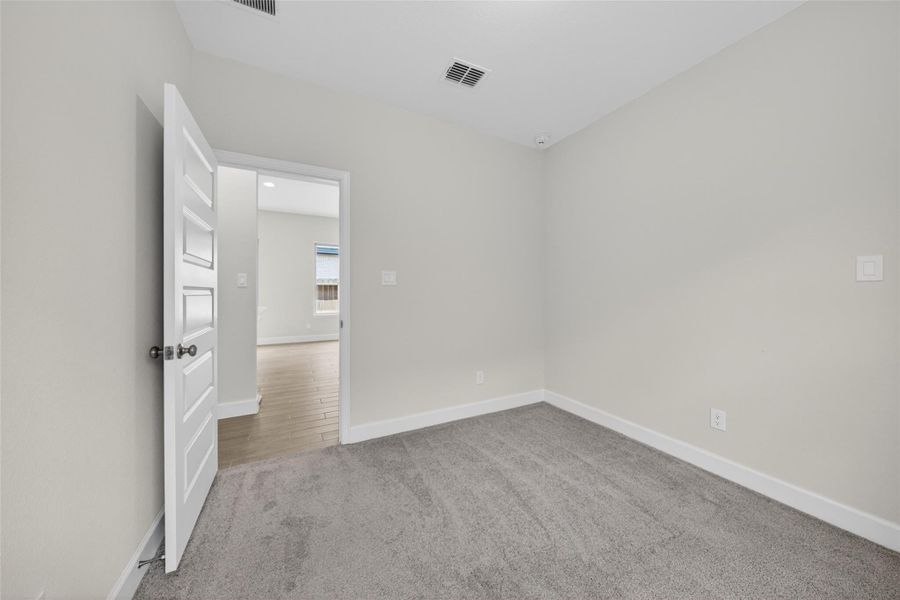 Spacious, unfurnished interior of a new home in Jordan Ranch, Fulshear (Image 36).